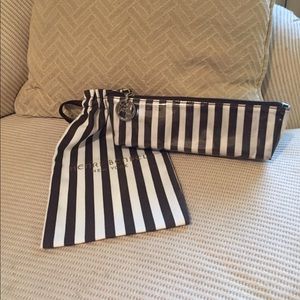 Vintage Henri Bendel small zip case